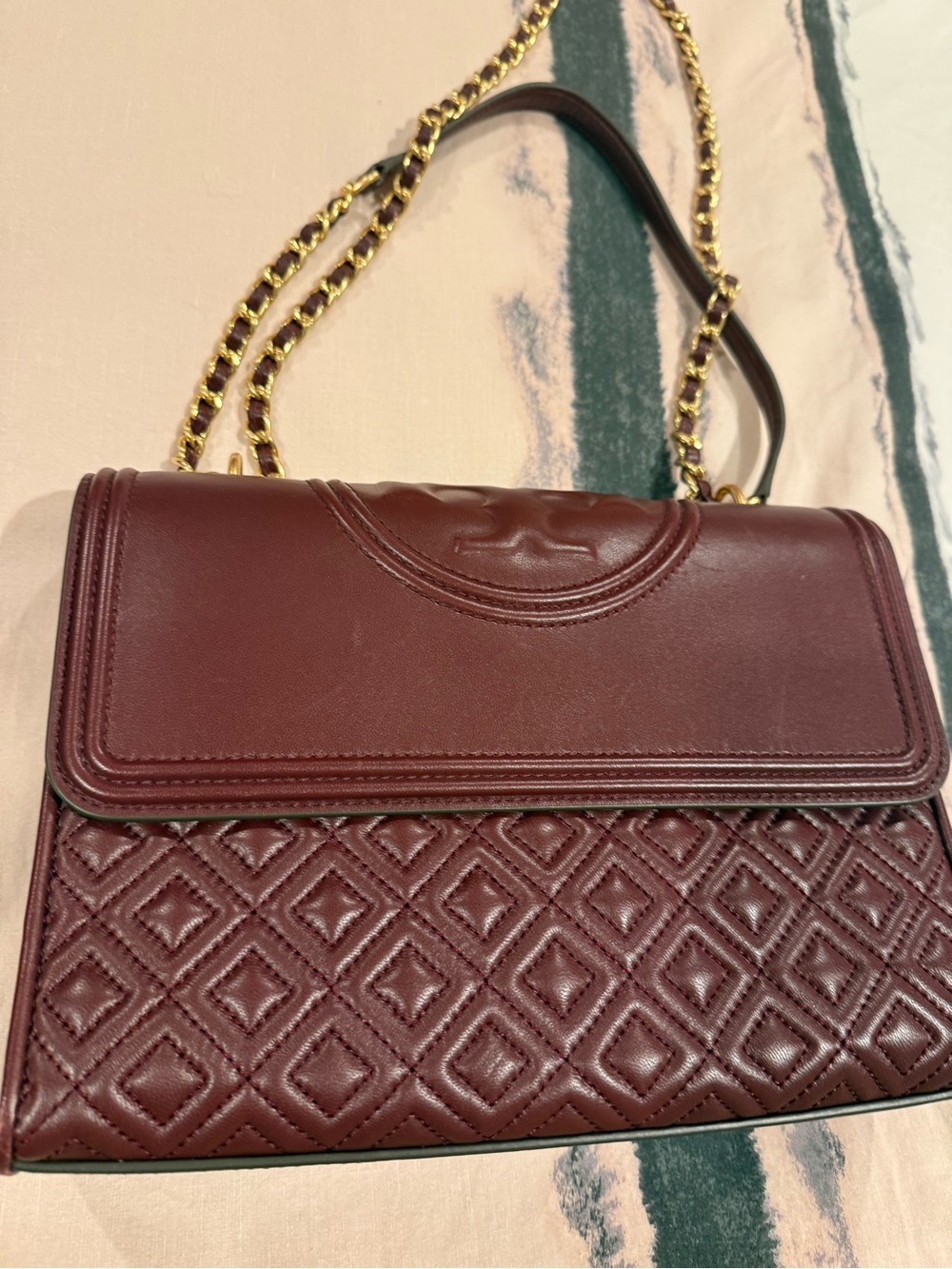 Quilted Wine Shoulder Bag with Gold Chain Strap